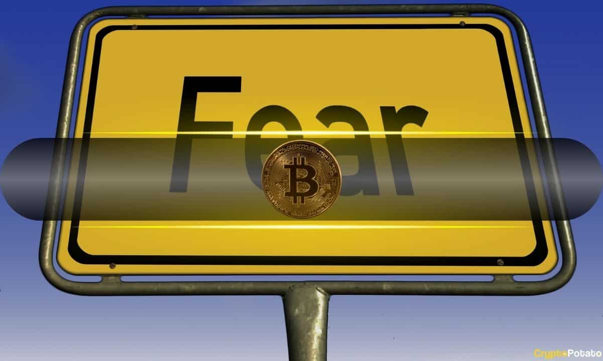 Crypto Fear Hits Extreme on Christmas as Bitcoin, Ethereum ETF Outflows Persist